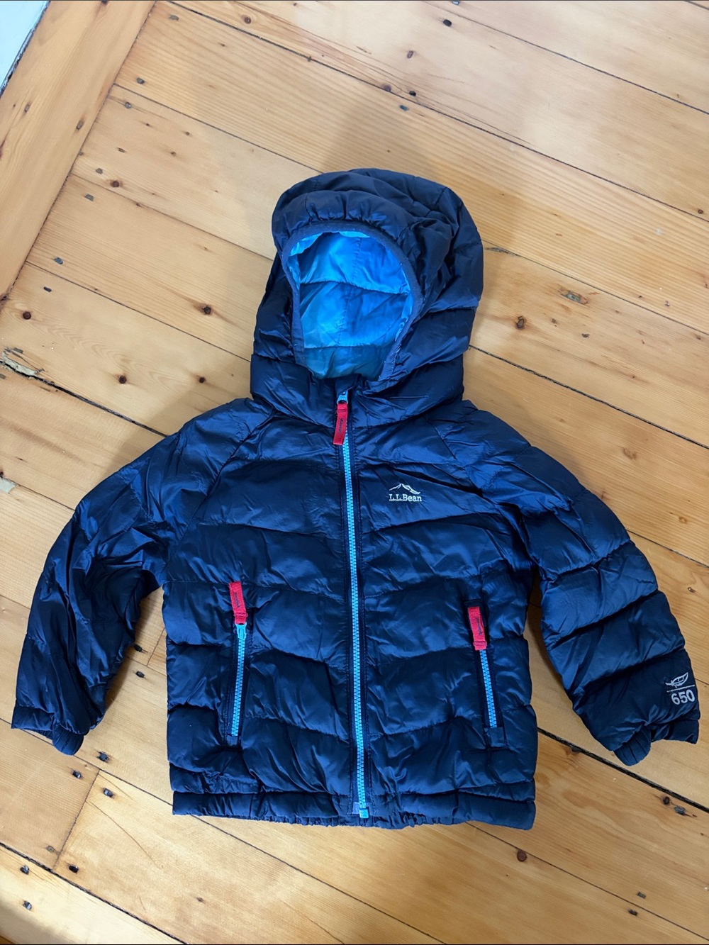 L.L. Bean Navy Puffer Jacket with Bright Blue Lining EUC - warm!